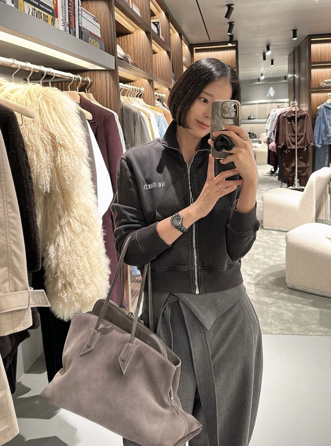 [Full leather inside and outside] the A* top layer cowhide La Passeggiata irregular one-shoulder handbag for women