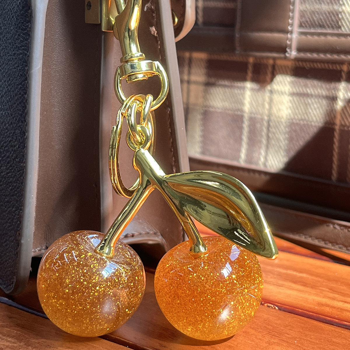 Cross-border hot sale cherry bag pendant, keychain, flash, pink hanger, car keychain, resin accessories, bag hanger