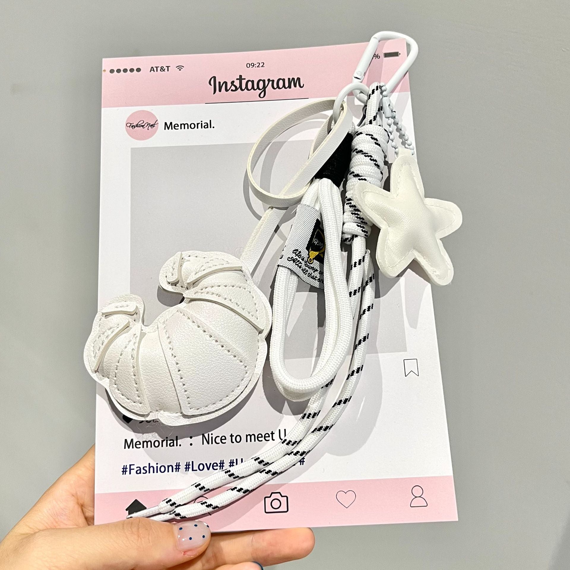 Cross-border spring/summer new leather croissant woven keychains, multi-color coffee cup carabiner bag pendant wholesale