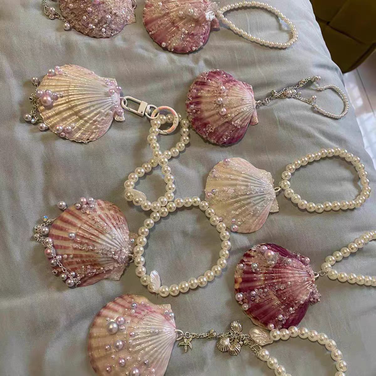 High-end and stylish mermaid shell bow, faux pearl ocean series, graded bag pendants, girly design buckles