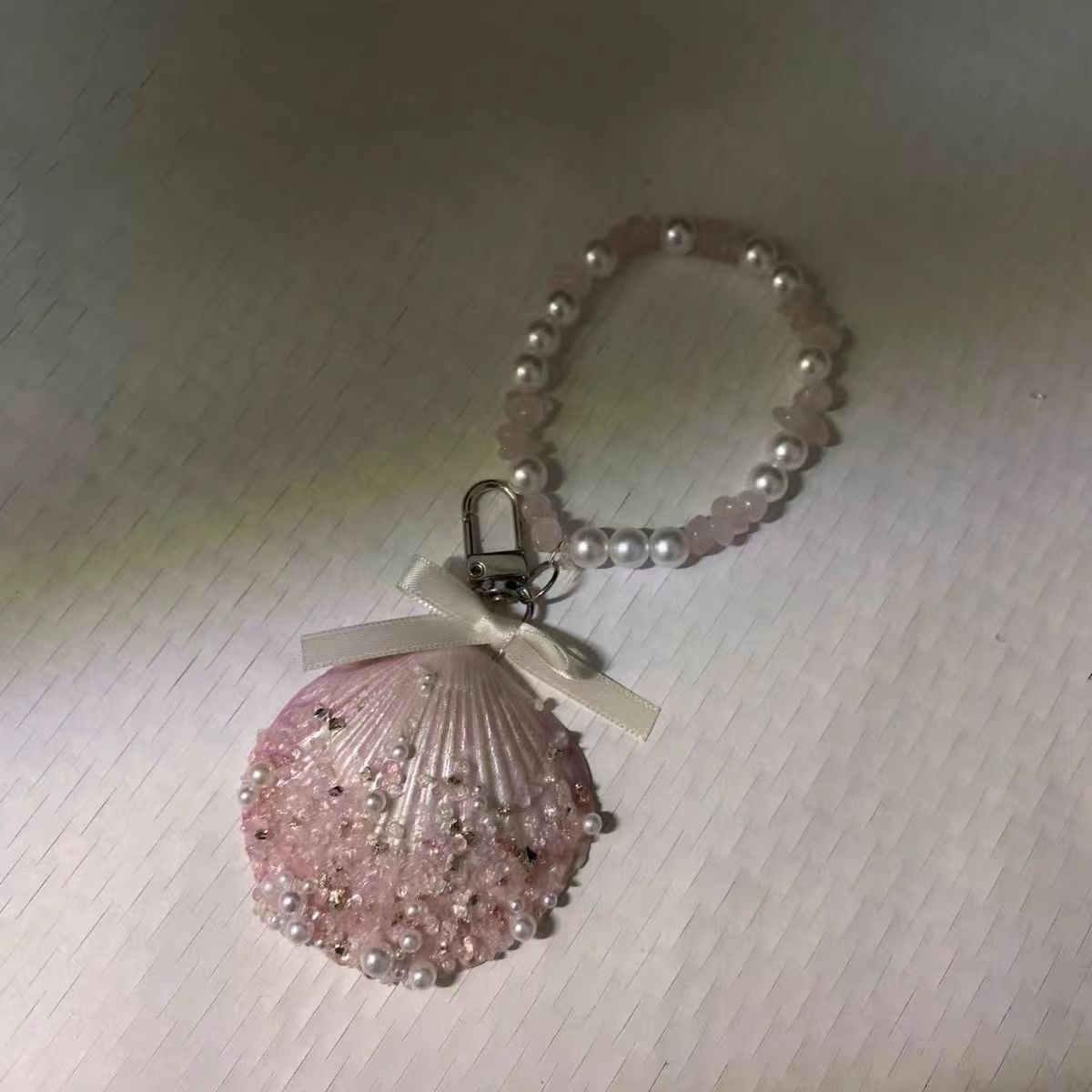 High-end and stylish mermaid shell bow, faux pearl ocean series, graded bag pendants, girly design buckles