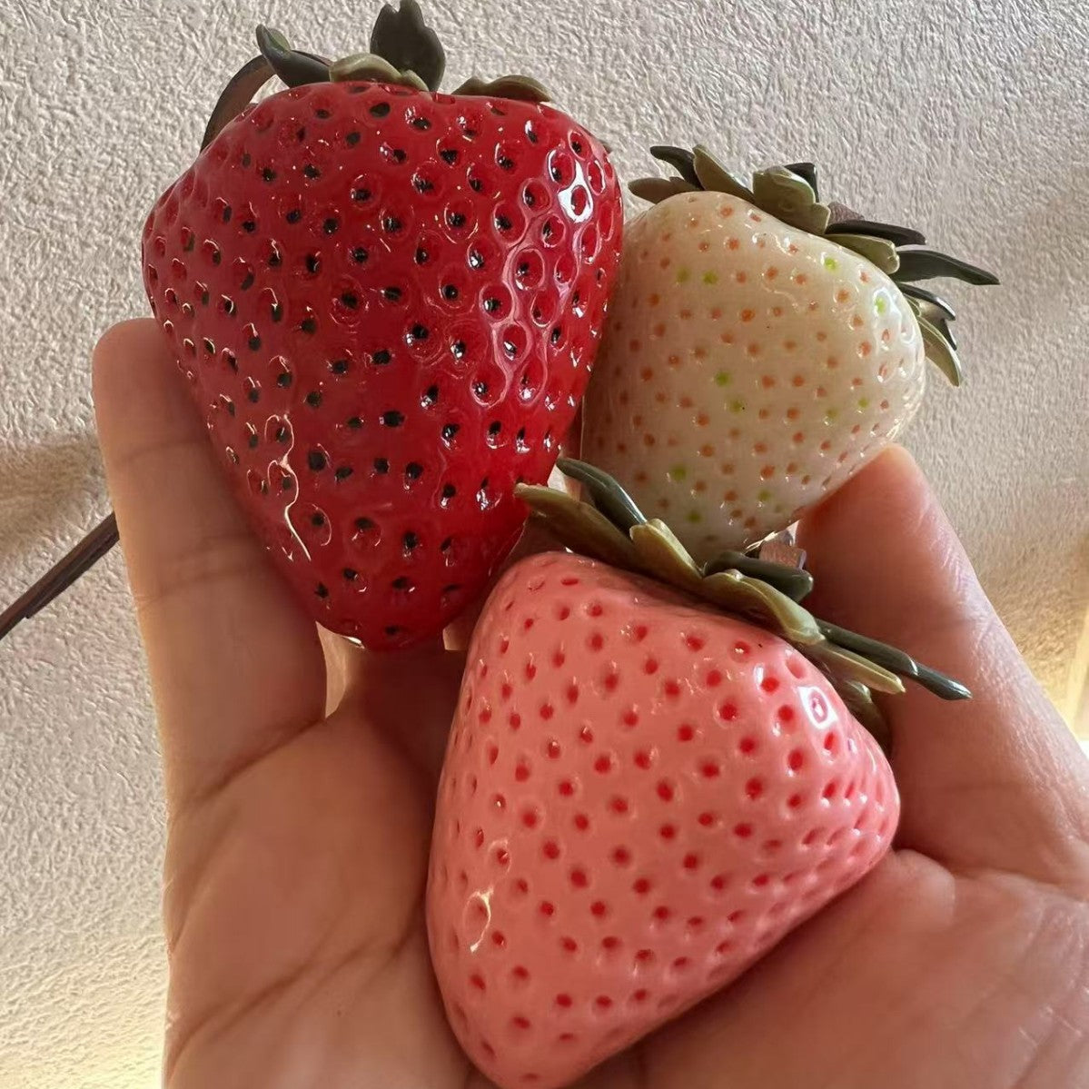 New handmade resin strawberry bag pendant ins style fruit pendant couple bag hanging accessories gift trend