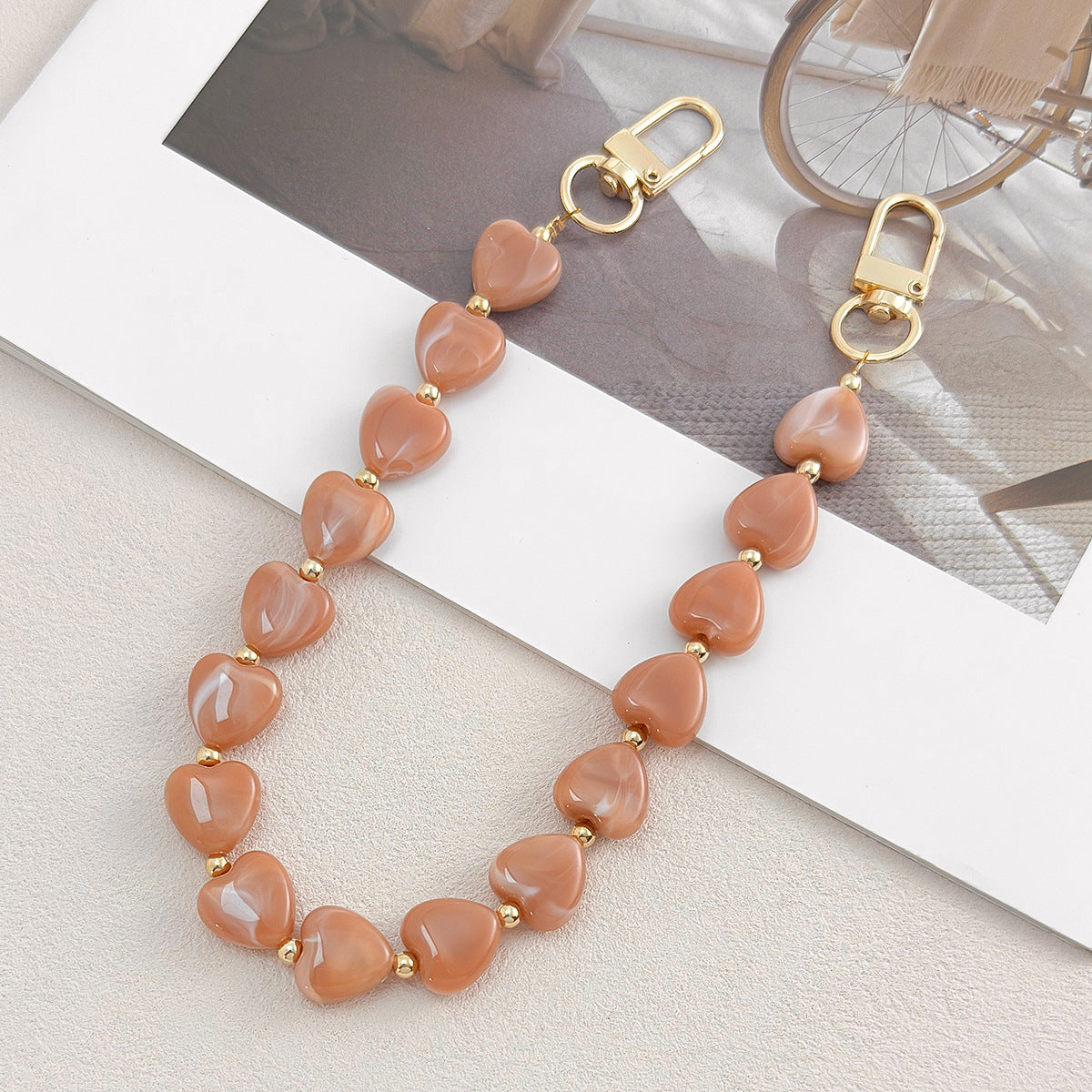 Fashionable Mist Acrylic Peach Phone Lanyard Valentine's Day Gift Heart-Shaped Handmade Bead Protection Phone Chain