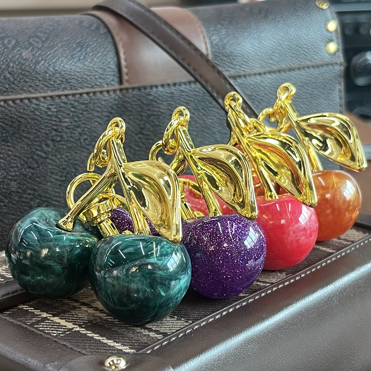 Cross-border hot sale cherry bag pendant, keychain, flash, pink hanger, car keychain, resin accessories, bag hanger