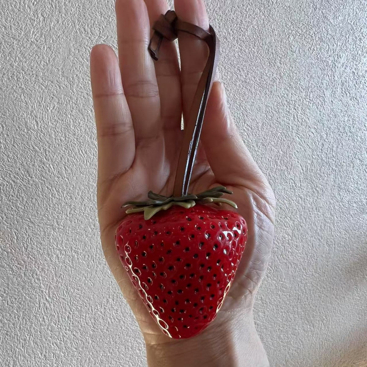 New handmade resin strawberry bag pendant ins style fruit pendant couple bag hanging accessories gift trend