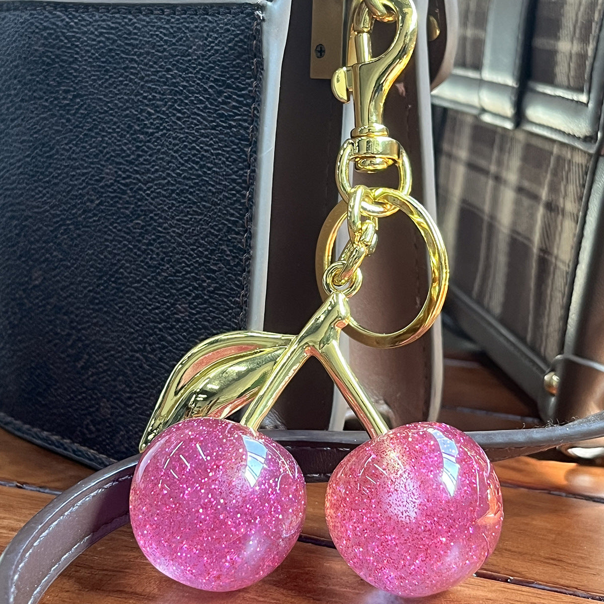 Cross-border hot sale cherry bag pendant, keychain, flash, pink hanger, car keychain, resin accessories, bag hanger