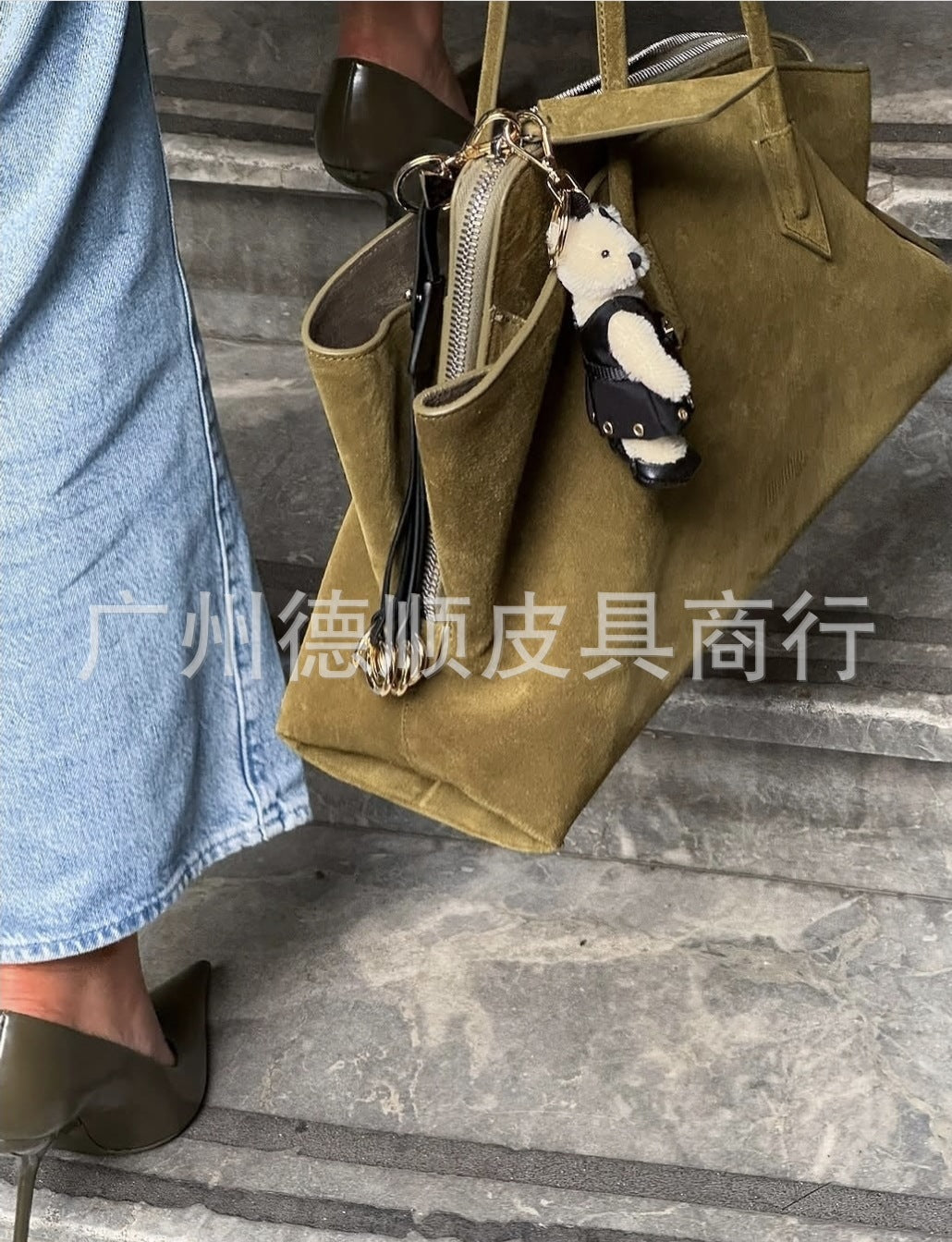 [Full leather inside and outside] the A* top layer cowhide La Passeggiata irregular one-shoulder handbag for women