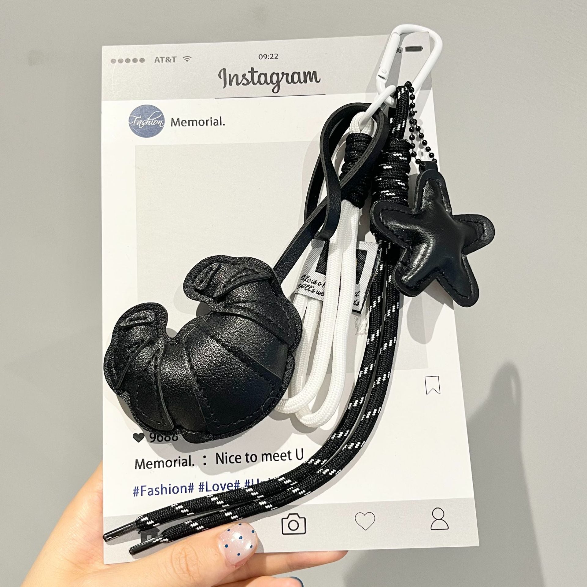 Cross-border spring/summer new leather croissant woven keychains, multi-color coffee cup carabiner bag pendant wholesale