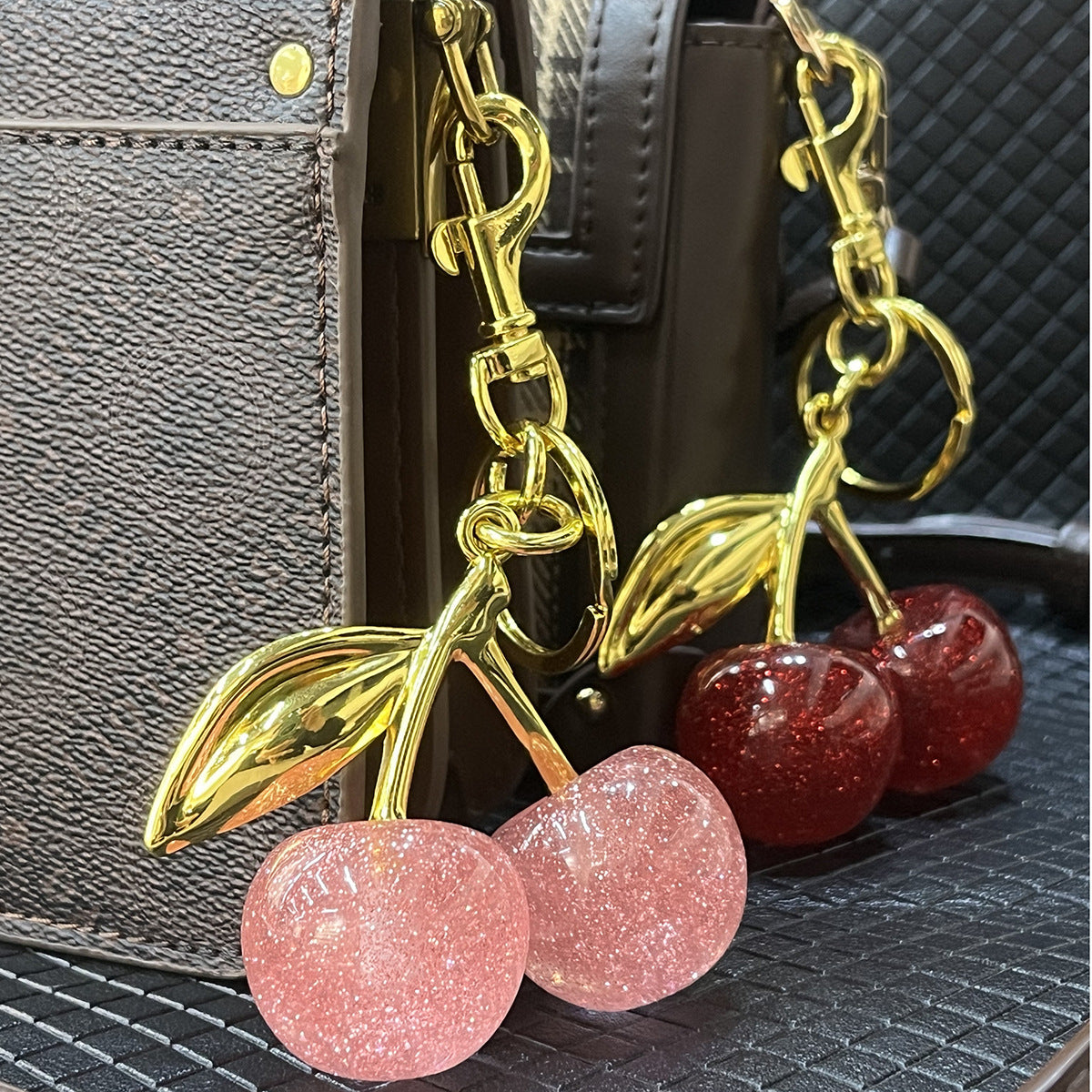 Cross-border hot sale cherry bag pendant, keychain, flash, pink hanger, car keychain, resin accessories, bag hanger