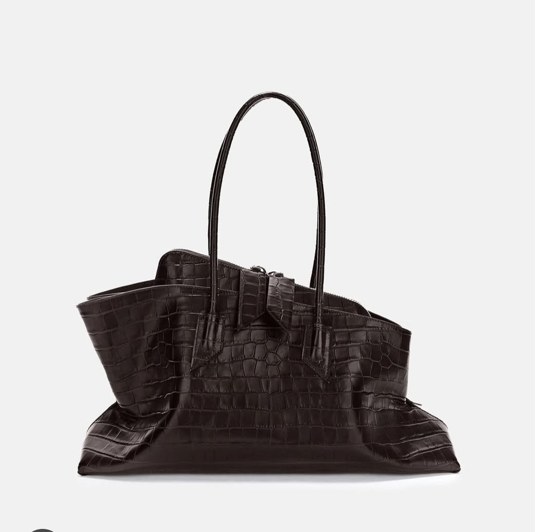 [Full leather inside and outside] the A* top layer cowhide La Passeggiata irregular one-shoulder handbag for women