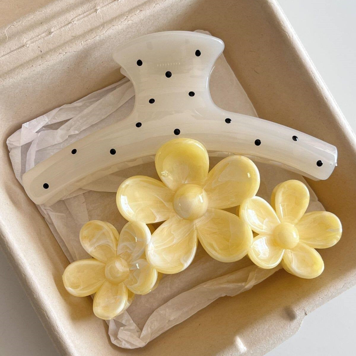 Korean gentle polka dot grip clip hair grab foreign milky yellow smudge three-dimensional flower sunflower shark clip hairpin