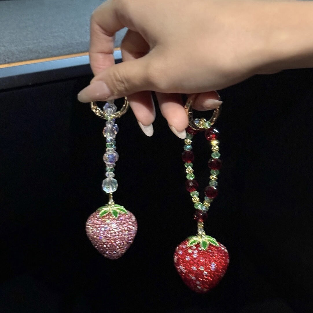 Light luxury strawberry full diamond phone pendant, sophisticated, versatile, and unique design for bags, pendants, and phone chains