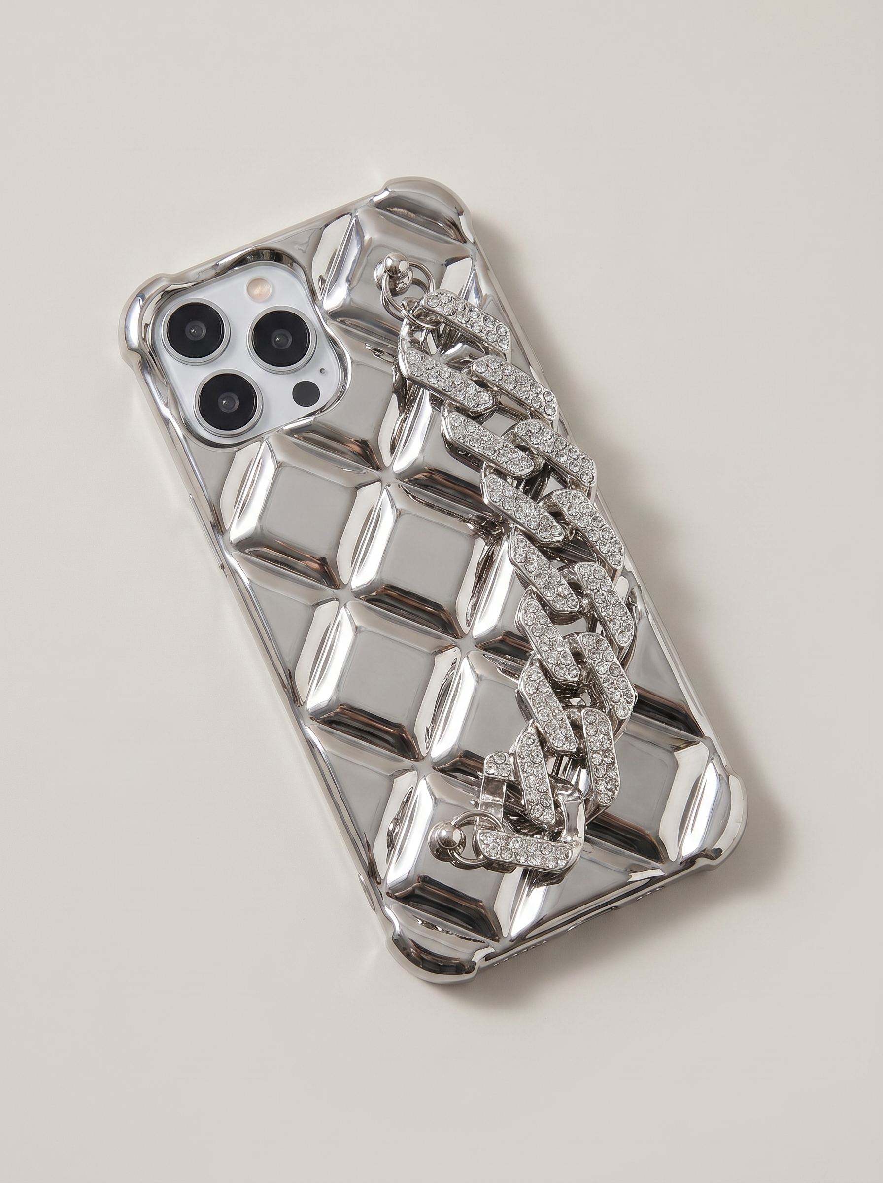 Applicable to Apple iPhone17pro mobile phone case luxury glitter diamond bracelet 14 small fragrance 16 high-end xsmax tide 15