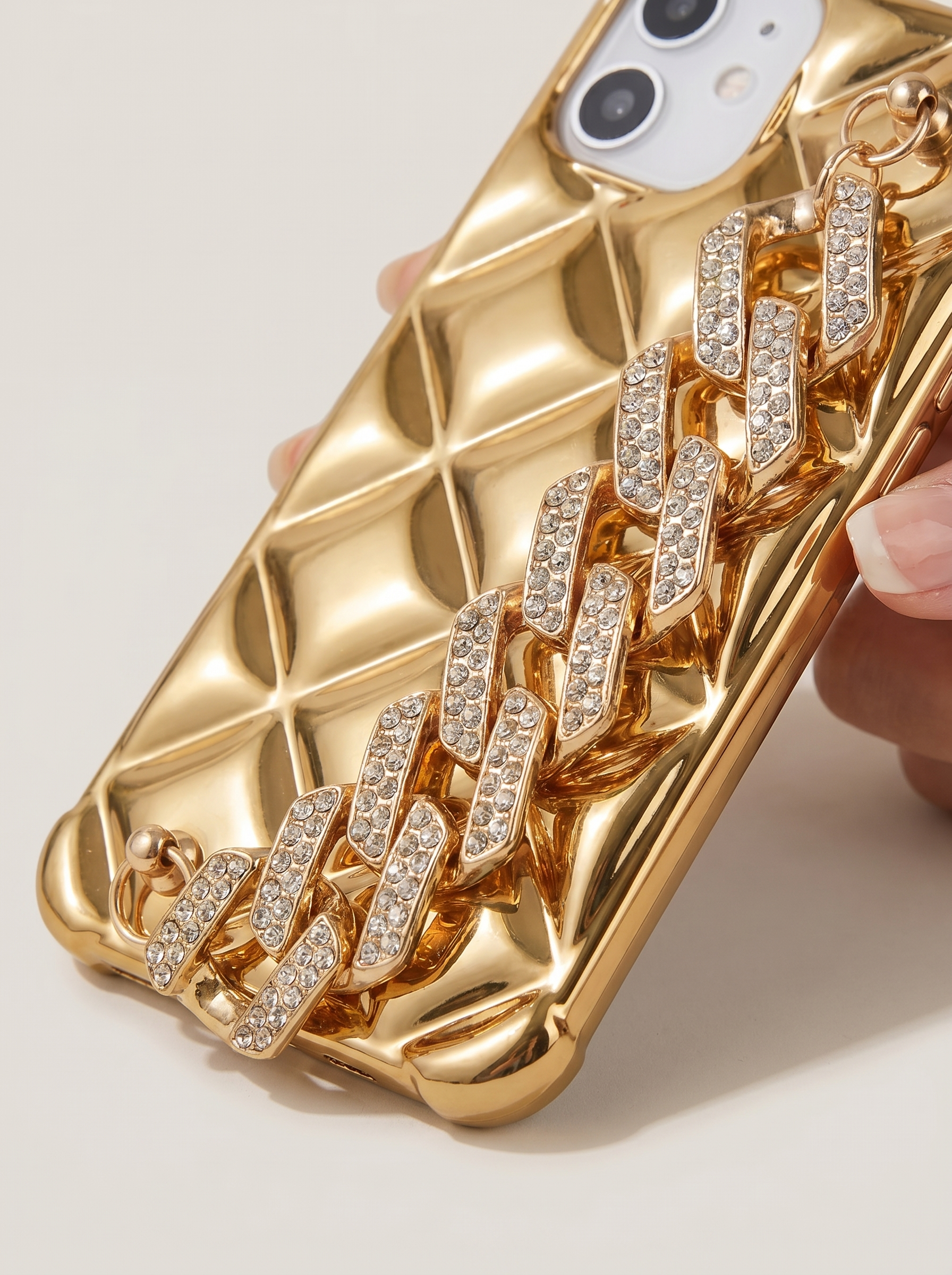 Applicable to Apple iPhone17pro mobile phone case luxury glitter diamond bracelet 14 small fragrance 16 high-end xsmax tide 15