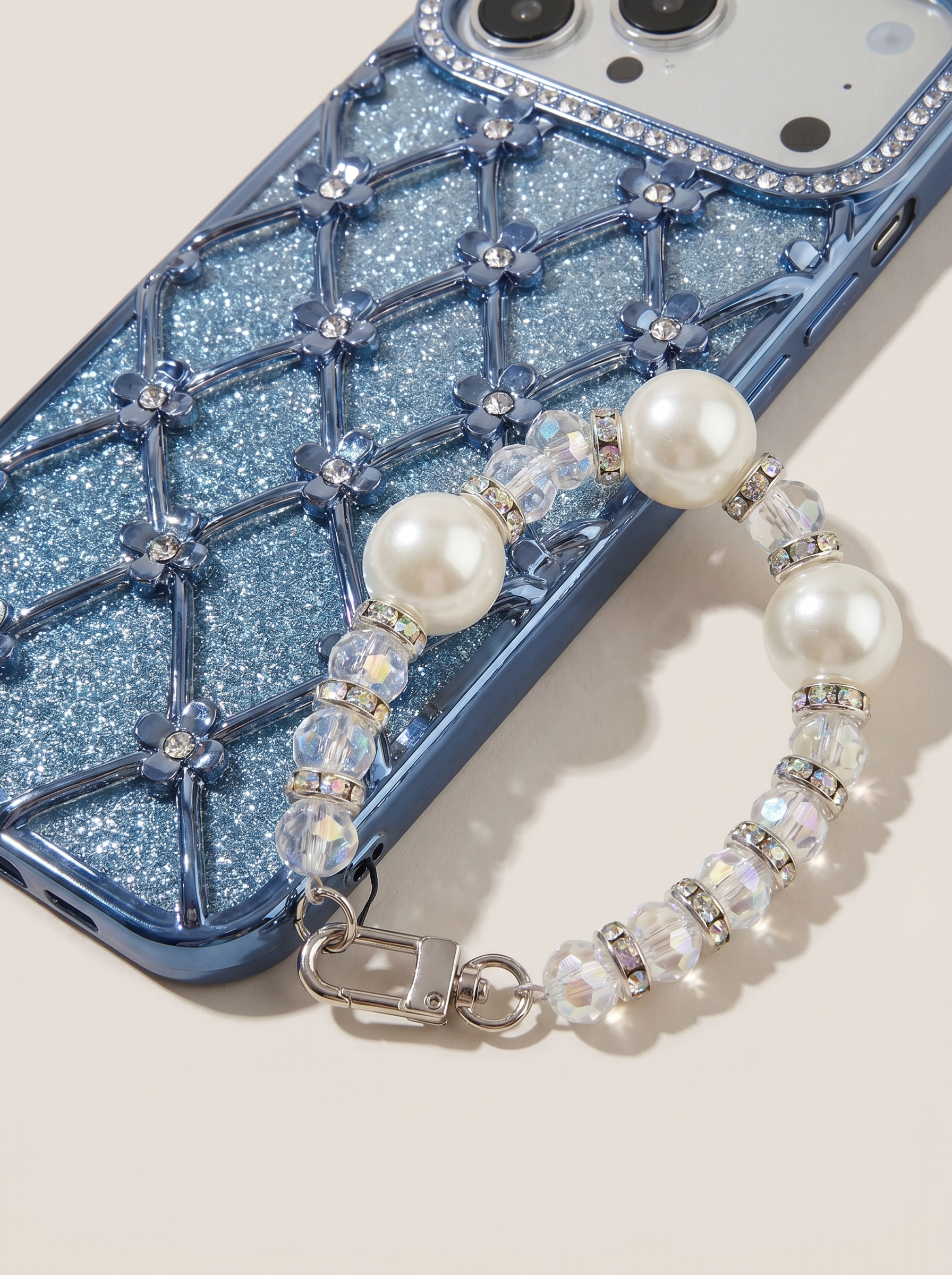 2026 New Apple iPhone 17 Pro Max Pearl Clip Diamond Bracelet Lanyard Phone Case for Women Suitable for Apple