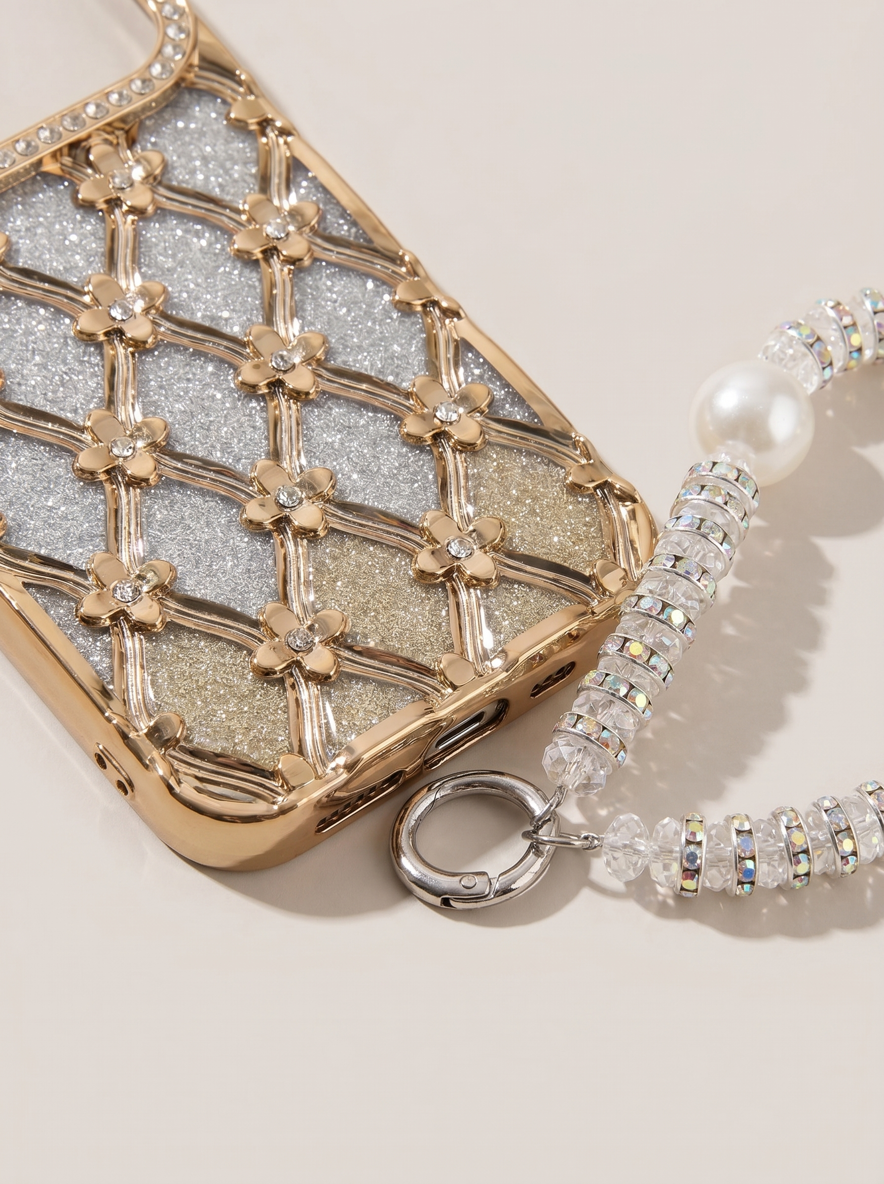 2026 New Apple iPhone 17 Pro Max Pearl Clip Diamond Bracelet Lanyard Phone Case for Women Suitable for Apple